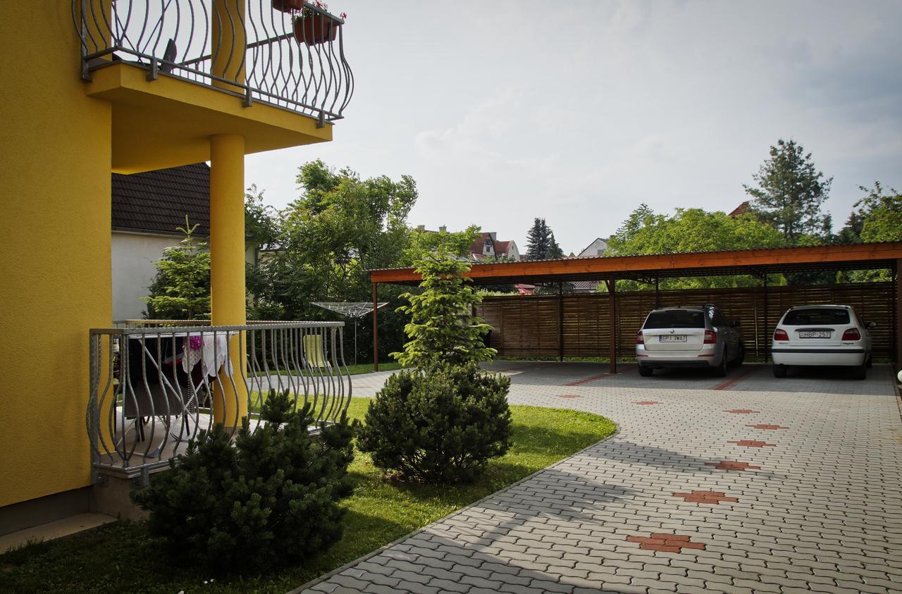 Bodo Park Apartment เฮวิซ ภายนอก รูปภาพ