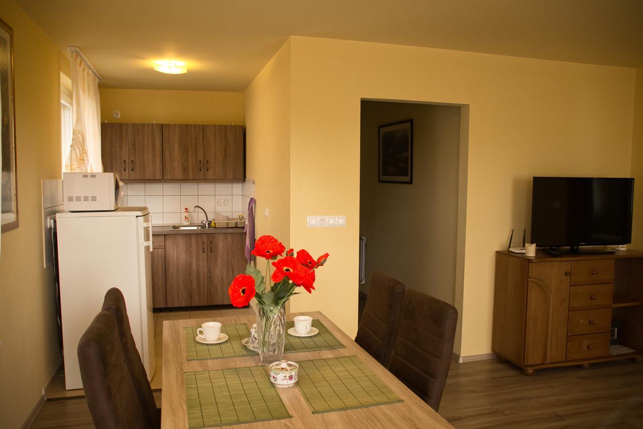 Bodo Park Apartment เฮวิซ ภายนอก รูปภาพ